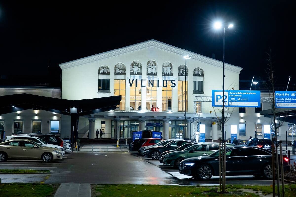 Vilniaus oro uostas po kontrabandinių balionų sukeltų trukdžių atnaujino darbą