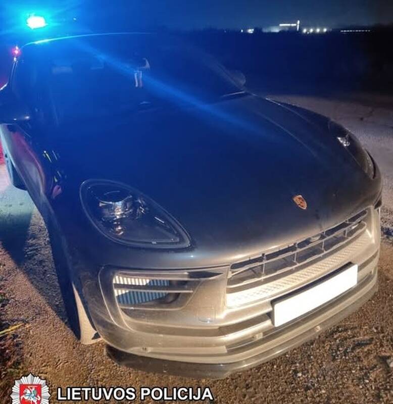 Sustabdyta „Porsche“ kelionė: automobilis grįš pas tikruosius savininkus