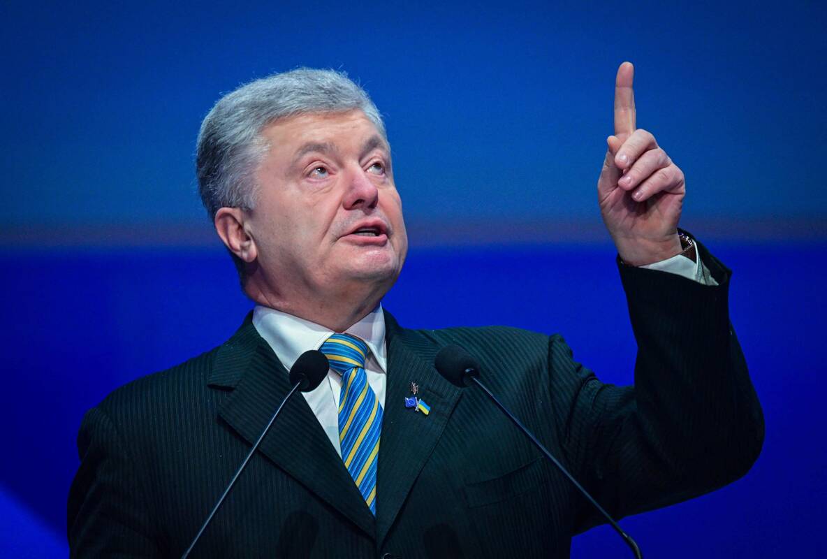 Buvęs Ukrainos prezidentas Porošenka ragina visą ministrų kabinetą atsistatydinti