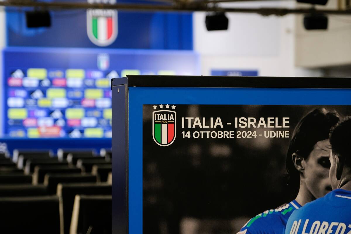 FIFA nubaudė Norvegijos ir Italijos federacijas dėl sirgalių elgesio per rungtynes su Izraeliu