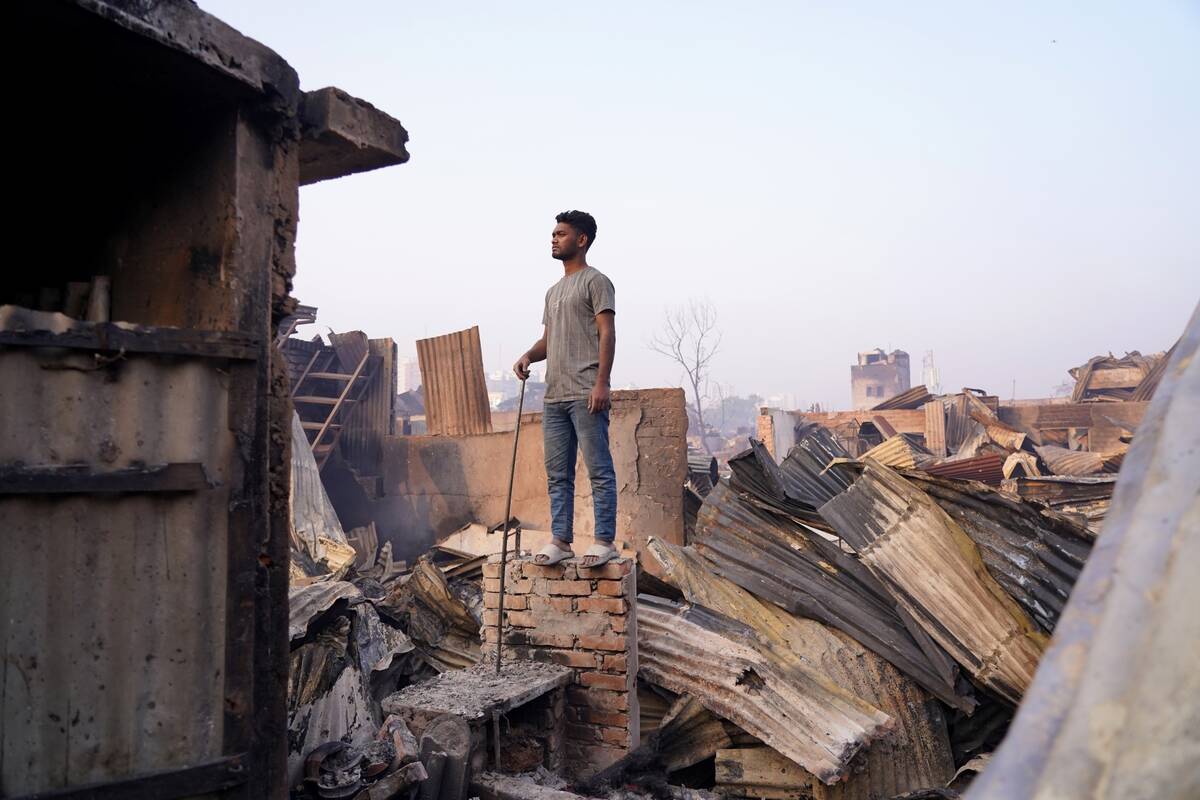 Bangladeše po gaisro lūšnyne be namų liko tūkstančiai žmonių