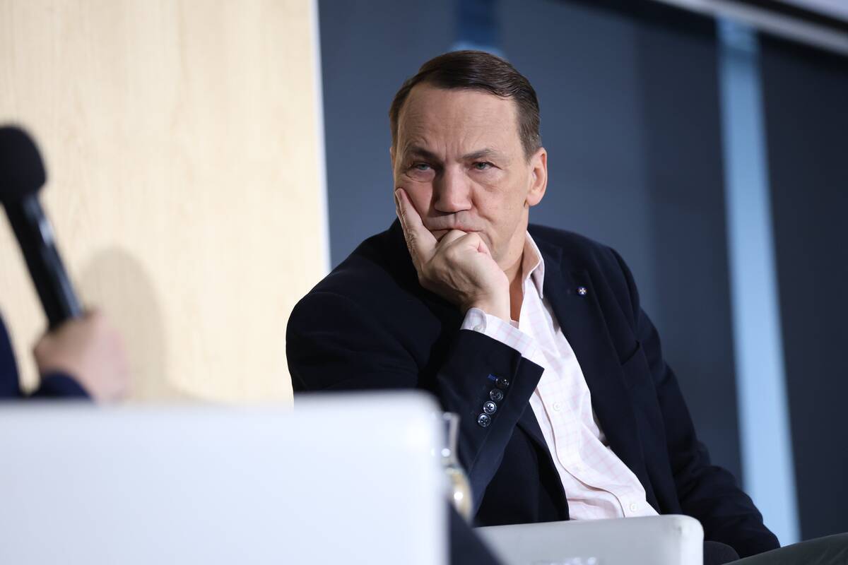 Sikorskis ir Rutte aptarė diversiją prieš geležinkelius