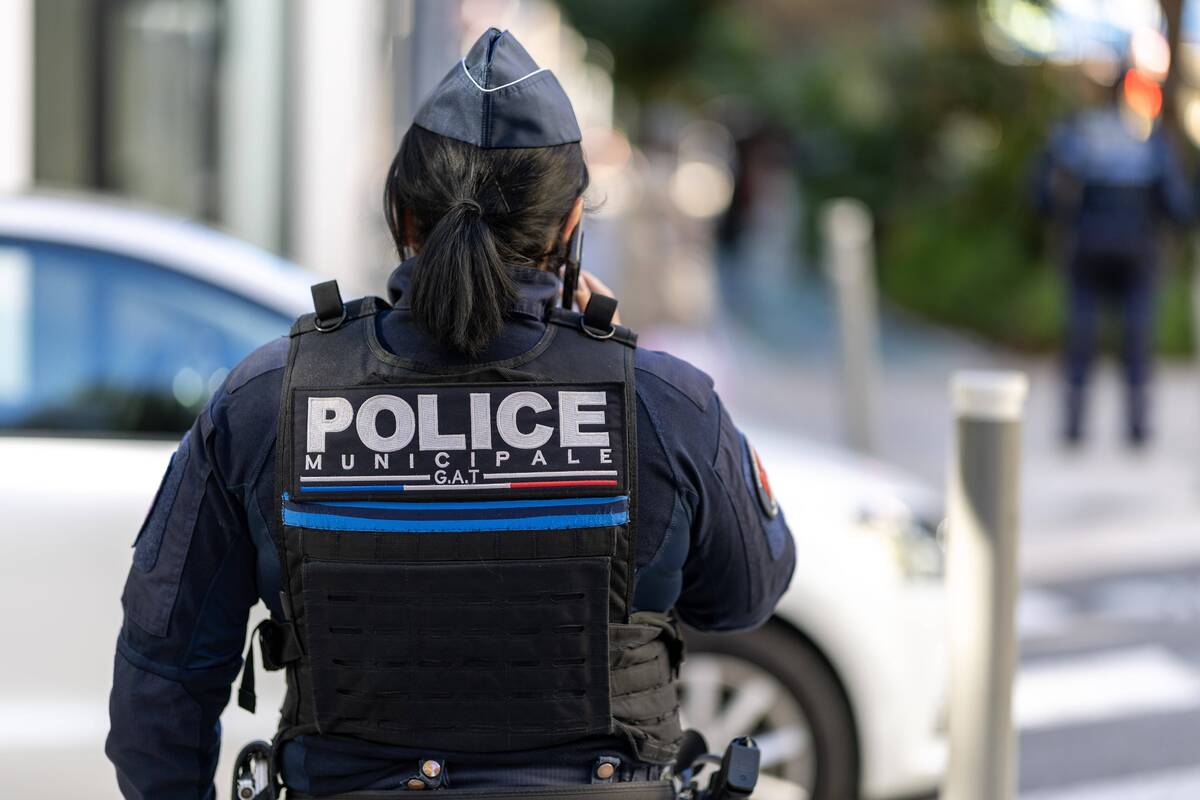 Prancūzijoje vyras automobiliu rėžėsi į pėsčiuosius: sužeista dešimt žmonių