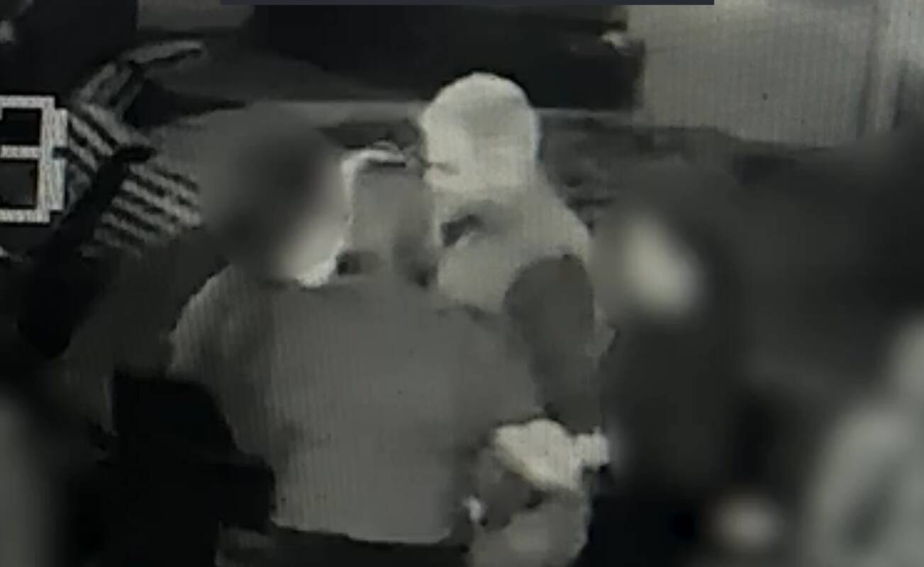 Pareigūnai prašo padėti atpažinti vaizdo kamerų užfiksuotą vyrą