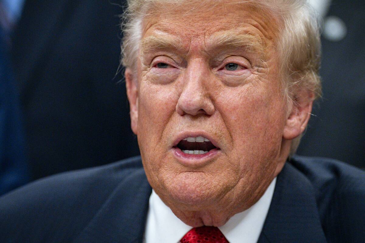 Trumpas po paviešintų Epsteino laiškų kaltina demokratus dėmesio nukreipinėjimu