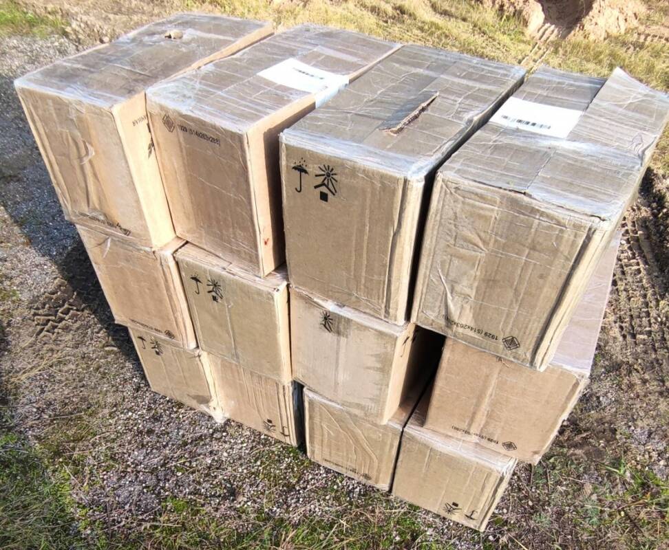 Pasieniečiai Varėnos rajone sulaikė 28,7 tūkst. eurų vertės baltarusiškų cigarečių kontrabandą