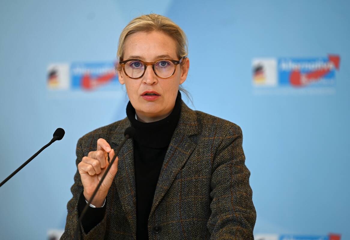 AfD lyderė susirūpino dėl į Rusiją važinėjančių bendrapartiečių