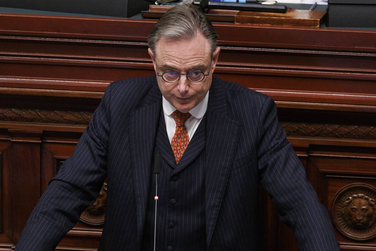 Belgijos premjeras nepasiduoda ES spaudimui panaudoti įšaldytą Rusijos turtą