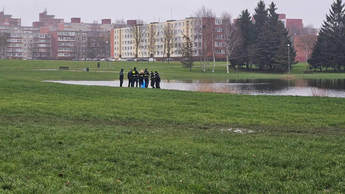 Prie vandens telkinio – policijos pajėgos: rastas moters kūnas