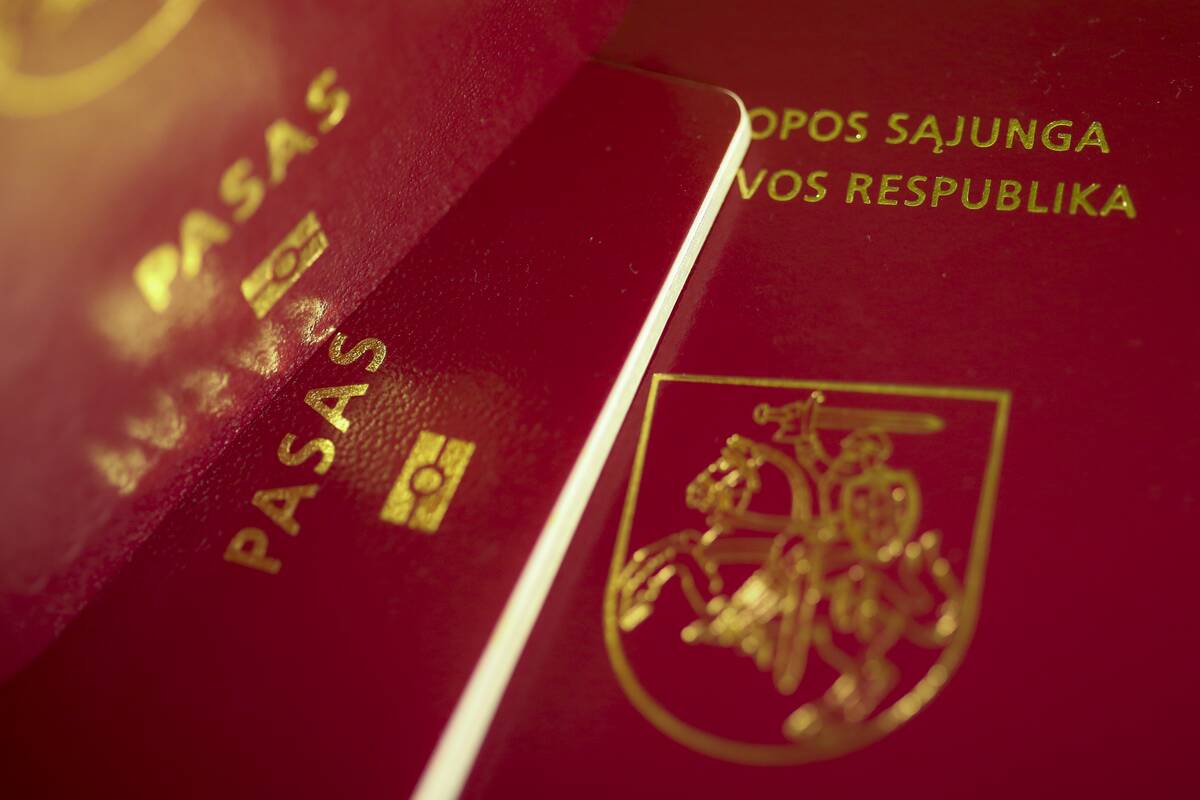 VRM siūlo paprasčiau Lietuvos piliečiams išduoti leidimus tarnauti kitos valstybės tarnyboje