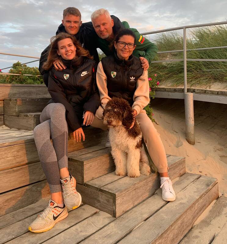 Pasirinkimas: Kailių šeimyna jau nebeįsivaizduoja savo gyvenimo be padūkėlio Zoro.