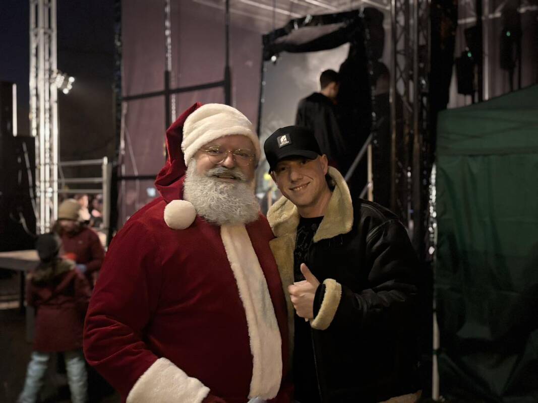 Pagėgiuose įžiebta Kalėdų eglutė