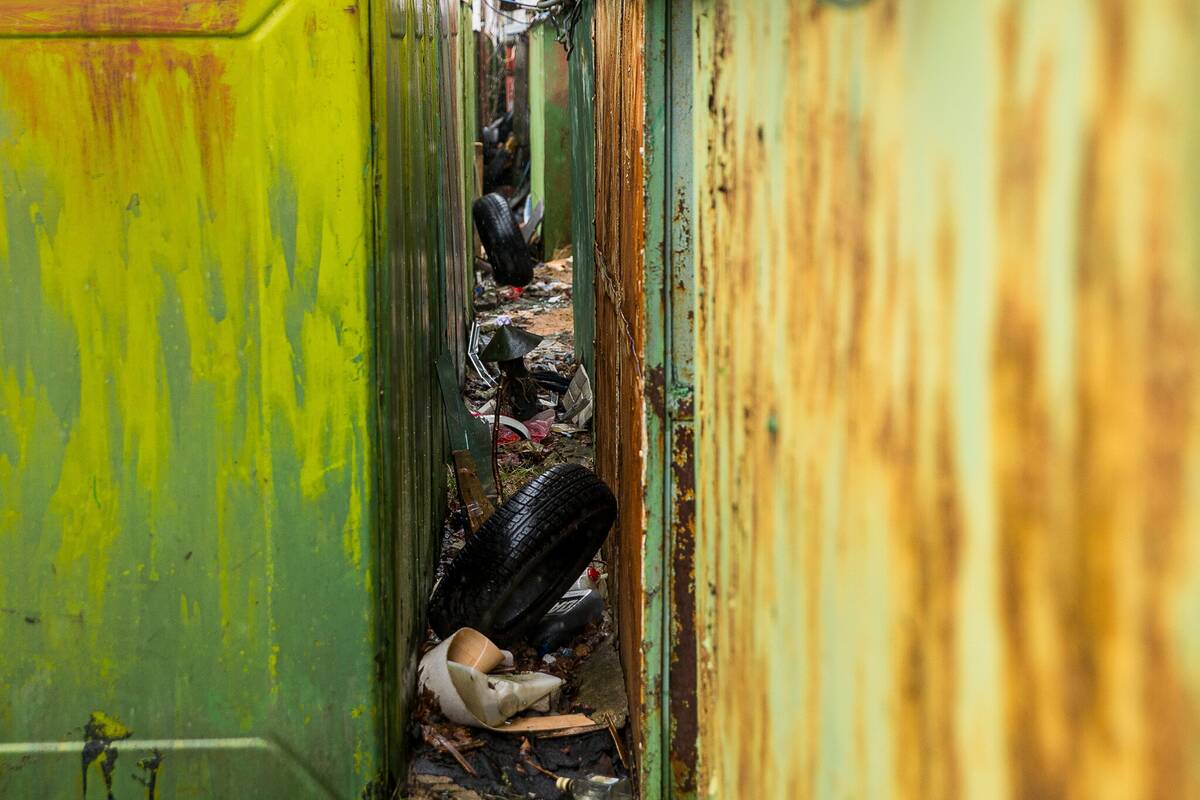 Prie garažų Vilniuje – vyro lavonas