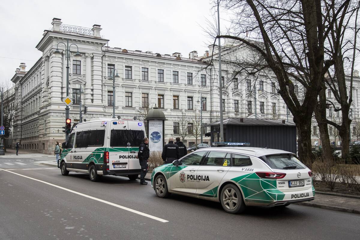 Iki gyvos galvos nuteistam dviejų žmonių žudikui teismas užvėrė kelią į laisvę