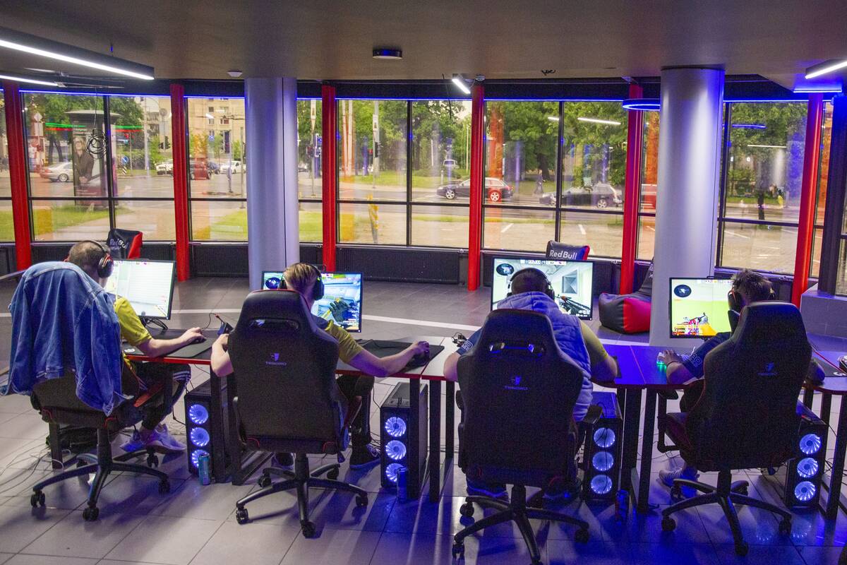 Pavojus: nemažai tėvų vis dar klaidingai įsitikinę, kad kompiuteriniai žaidimai negali turėti neigiamų padarinių.