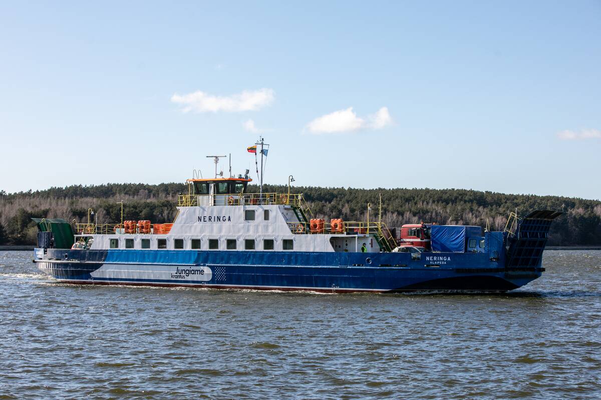 Seime – siūlymas leisti VAT ir VST pareigūnams keltais naudotis nemokamai