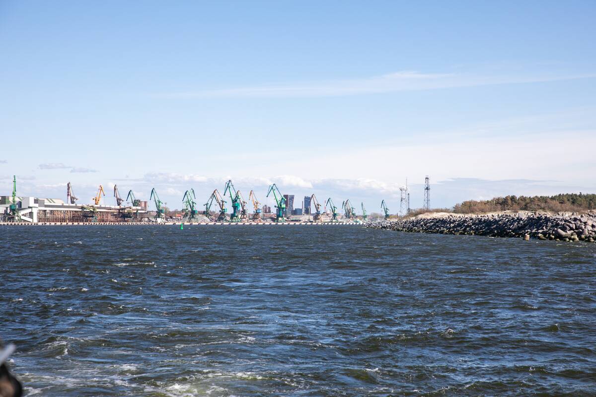 Sekmadienį Klaipėdos uoste dėl audros judėti negalėjo trys laivai, incidentų nefiksuota