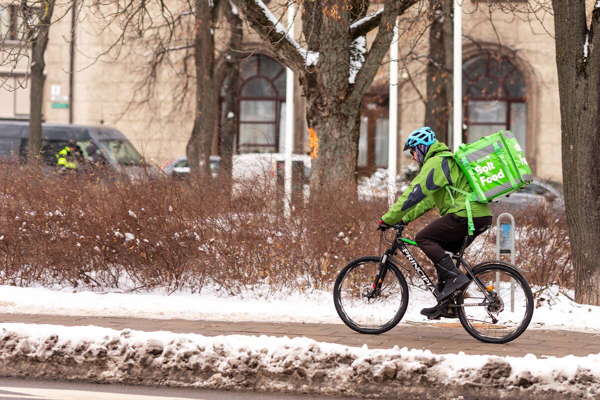 Vilniuje sumušti ir apiplėšti du maisto kurjeriai