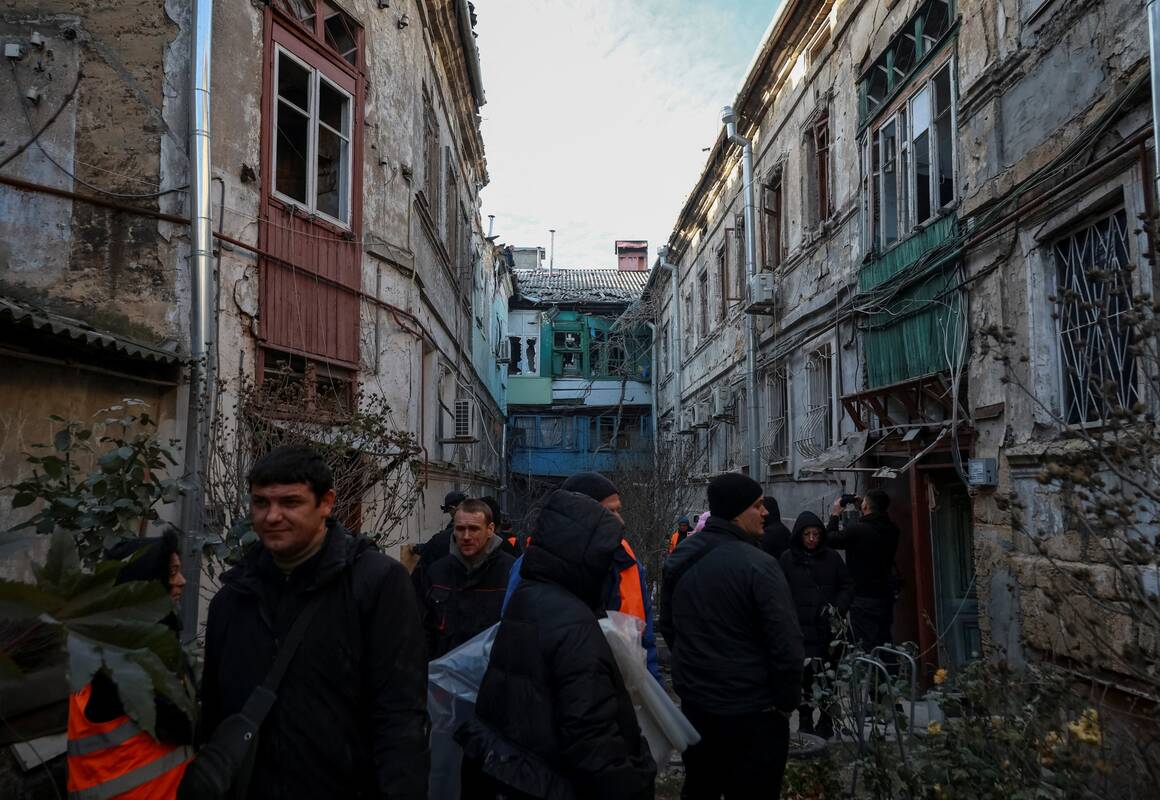 „Ukrenergo“: po rusų atakos Ukrainoje be elektros liko daugiau nei milijonas vartotojų