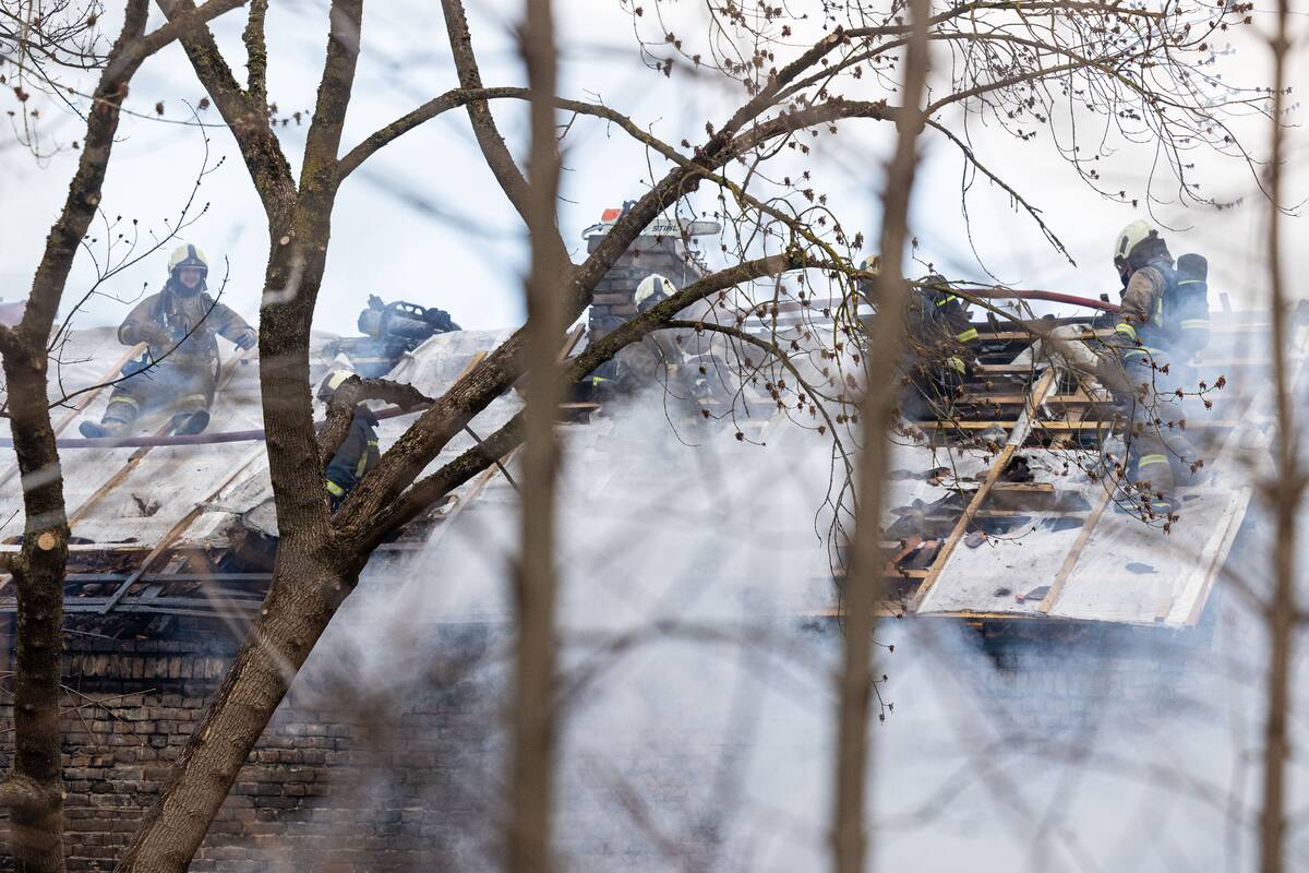 Per Kalėdas kilo daugiau gaisrų, vienas žmogus žuvo