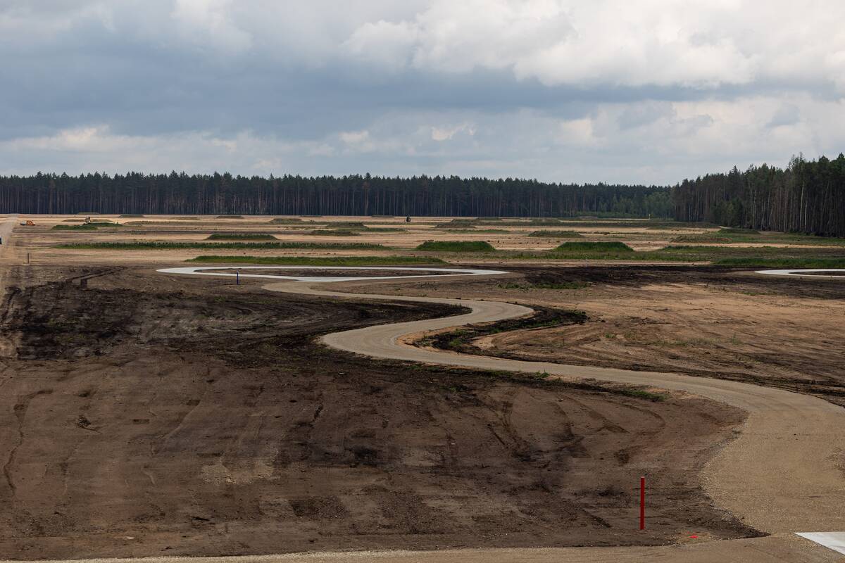 Rūdninkuose įpusėjus pirmam statybų etapui, bus iškeltas Vokietijos brigados štabo pastato vainikas