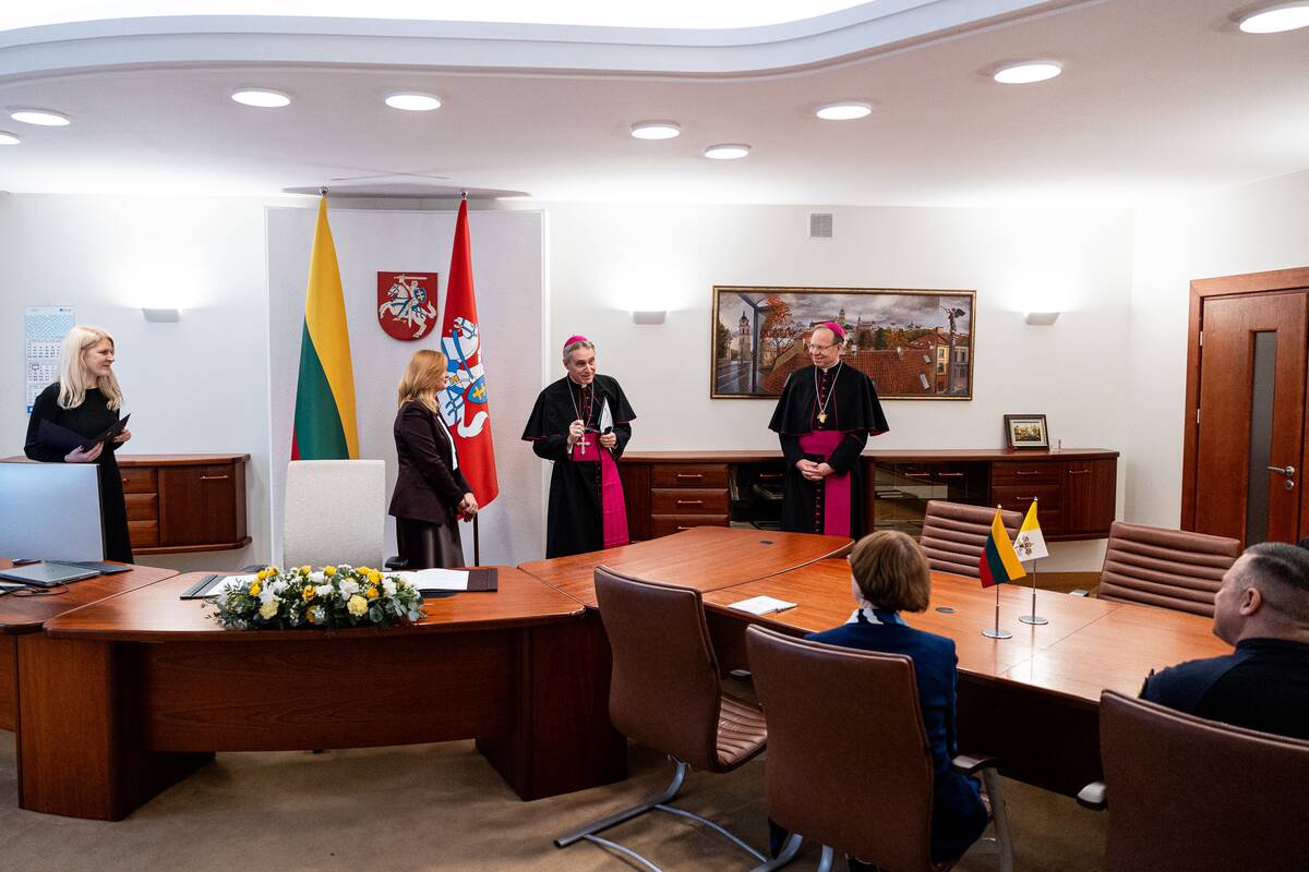 Sutarties pasirašymas tarp Lietuvos vyskupų konferencijos ir Teisingumo ministerijos