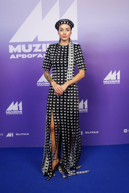 M1 muzikos apdovanojimų mėlyno kilimo svečiai