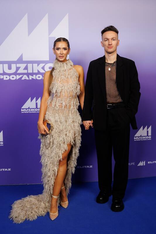 M1 muzikos apdovanojimų mėlyno kilimo svečiai