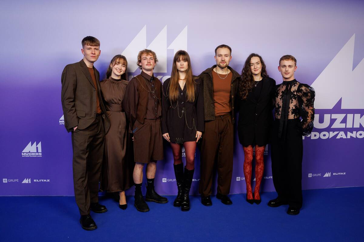 M1 muzikos apdovanojimų mėlyno kilimo svečiai