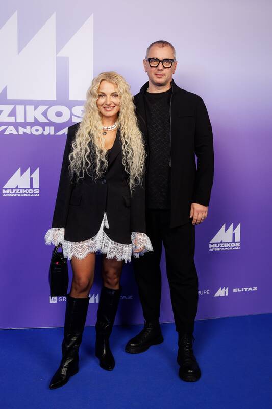 M1 muzikos apdovanojimų mėlyno kilimo svečiai