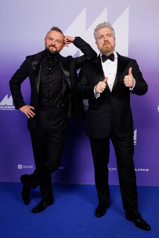 M1 muzikos apdovanojimų mėlyno kilimo svečiai