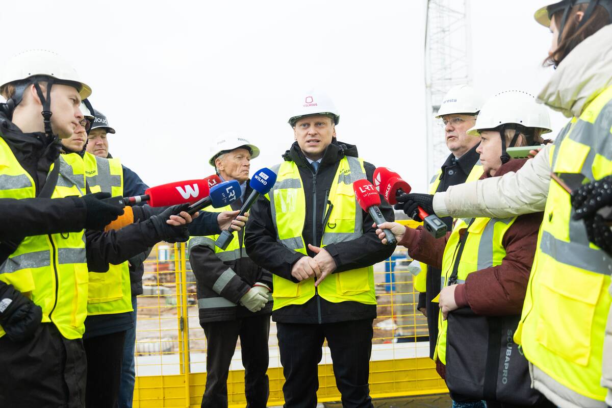 Spaudos konferencija nacionalinio stadiono statybvietėje