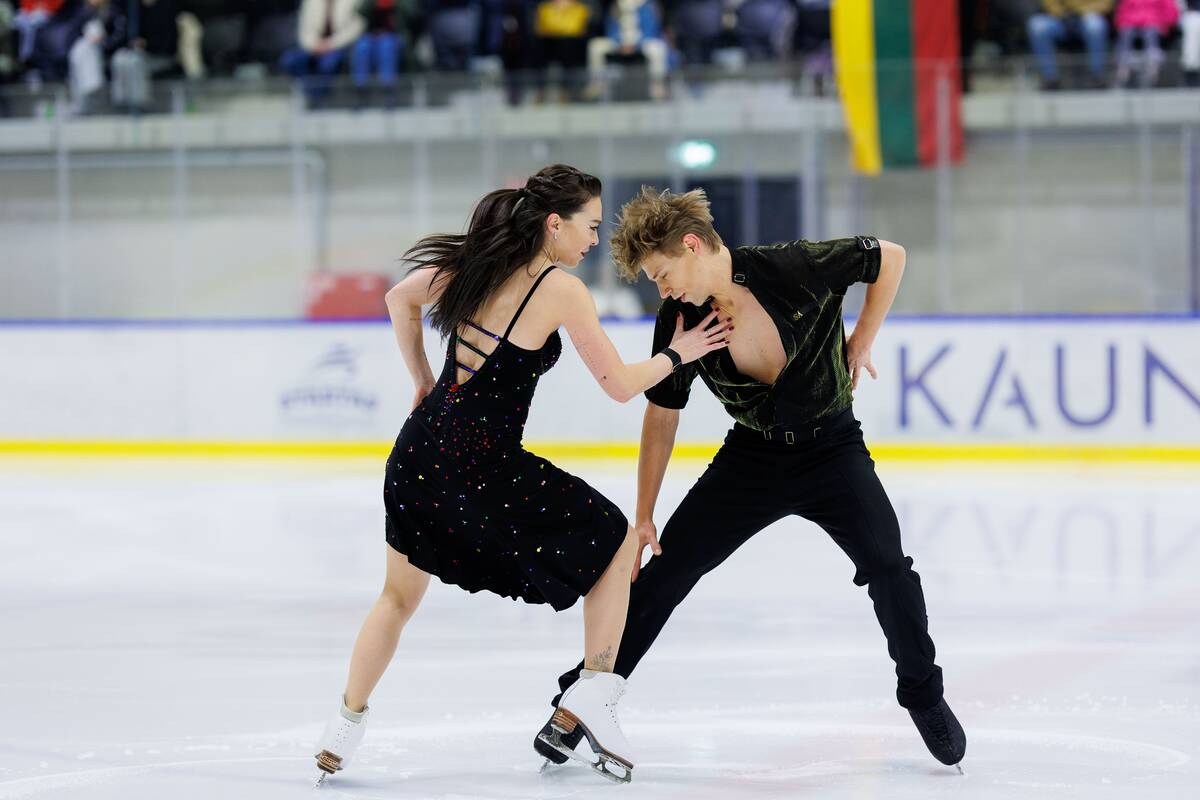 Saulius Ambrulevičius ir Allison Reed pasirodymas Kauno ledo rūmuose