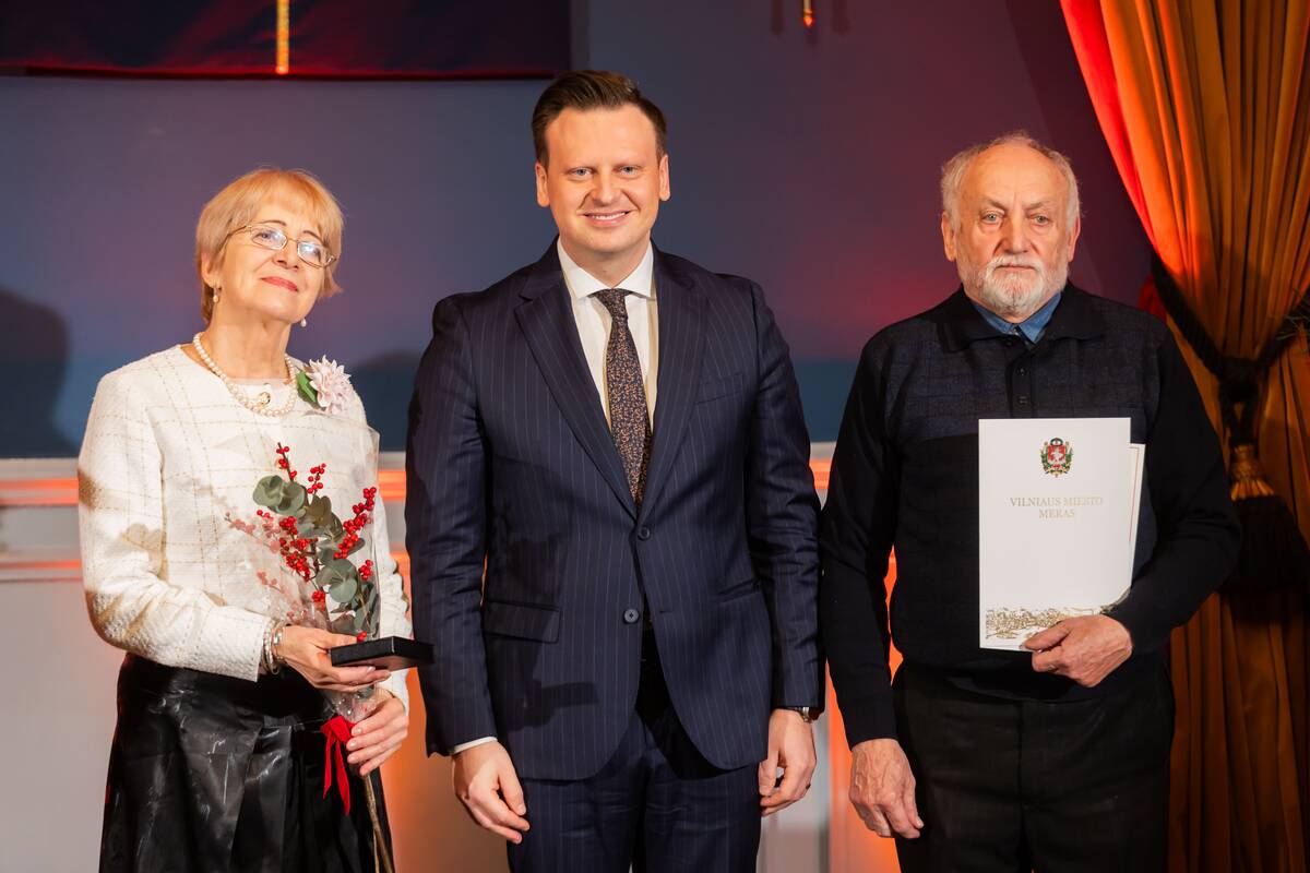 Pasveikintos poros, švenčiančios jubiliejines santuokų sukaktis