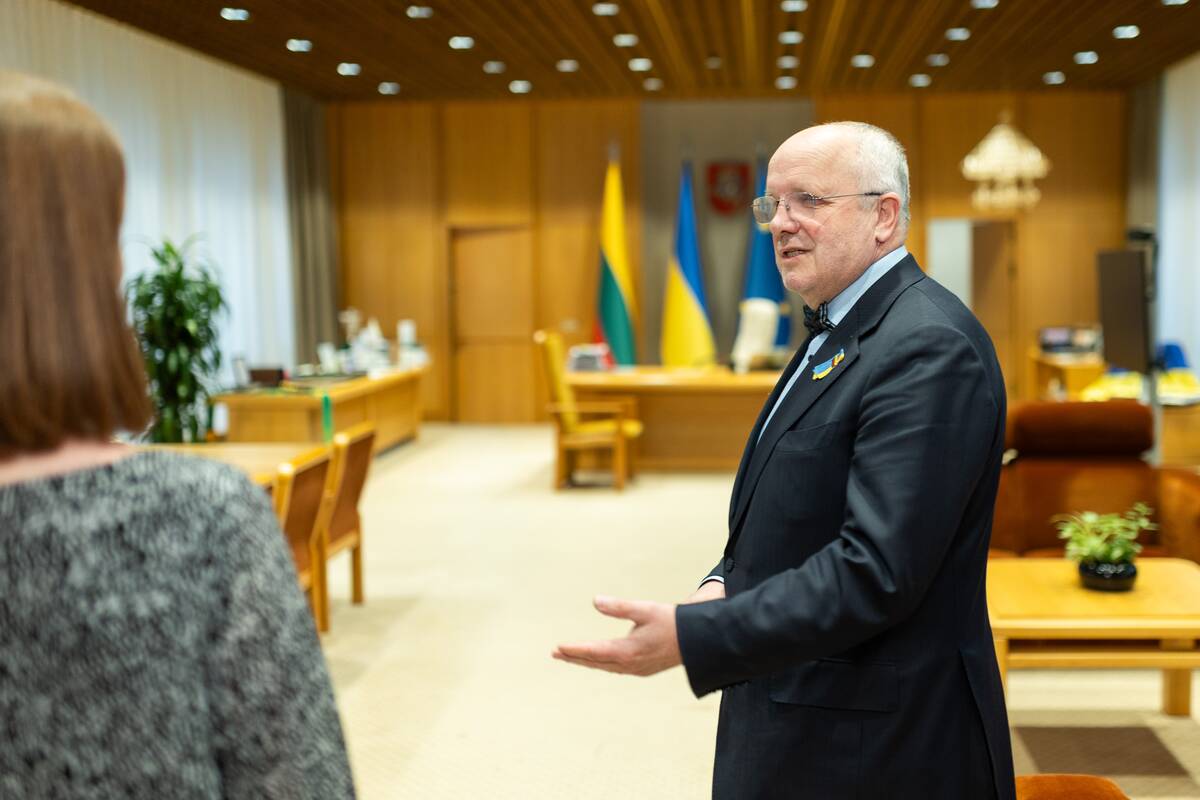 Seimo pirmininkas susitiko su protesto iniciatyvine grupe