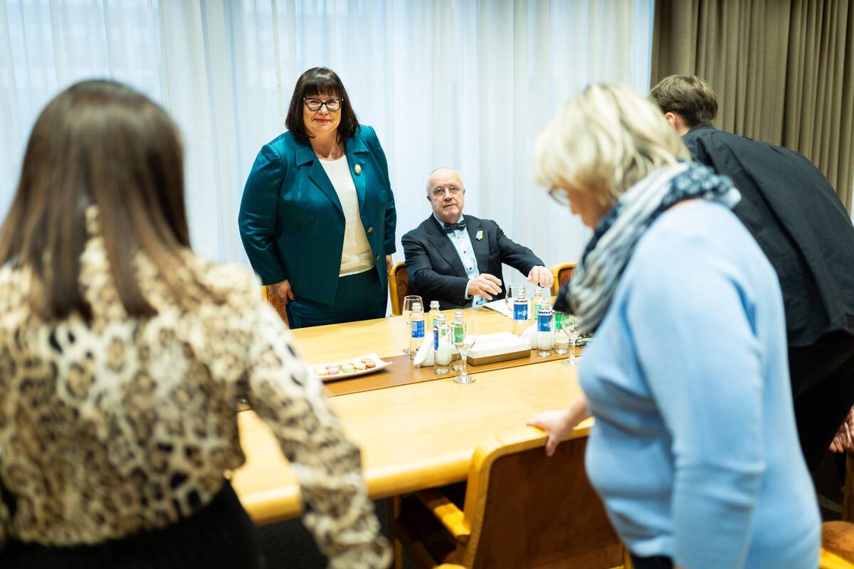 Seimo pirmininkas susitiko su protesto iniciatyvine grupe