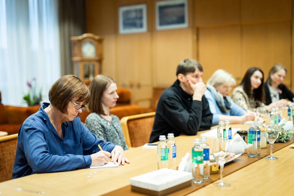 Seimo pirmininkas susitiko su protesto iniciatyvine grupe