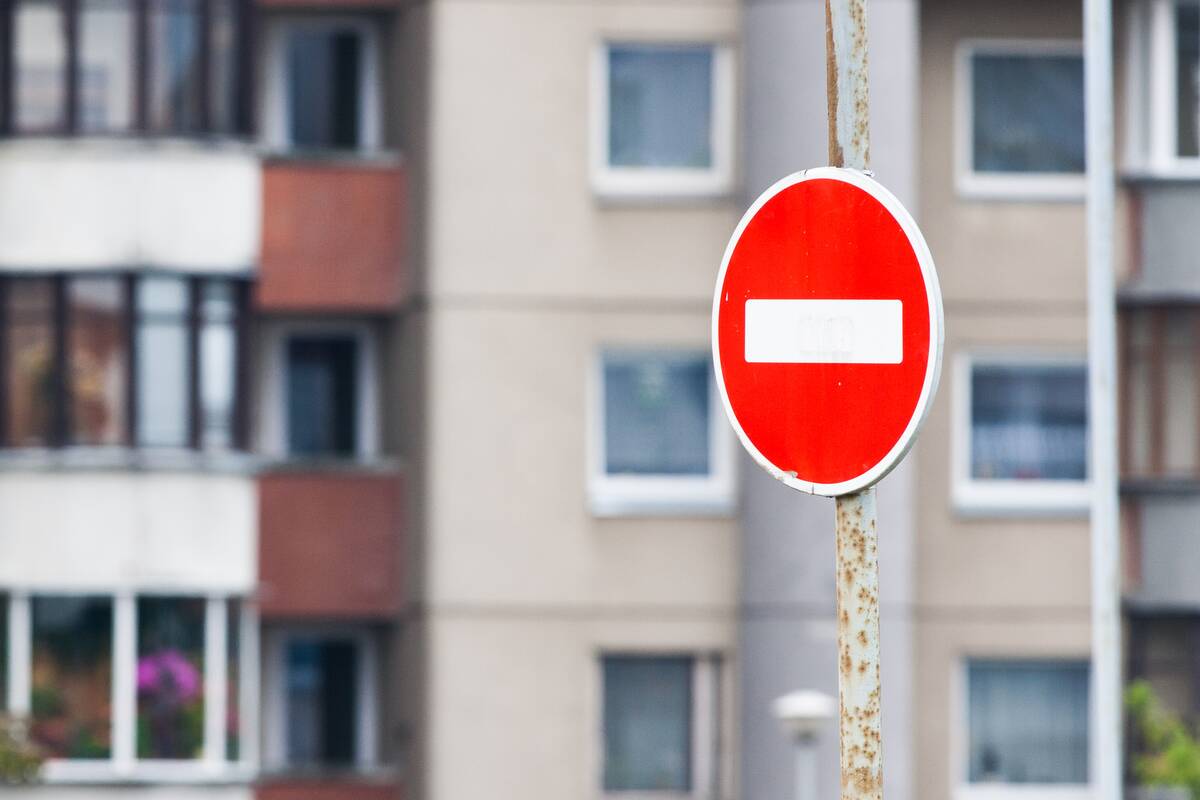 Kretingoje ir rajone atsiras daugiau kelio ženklų