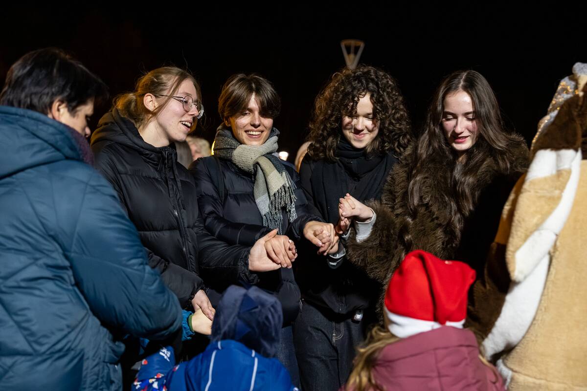 Biržuose įžiebta Kalėdų eglutė