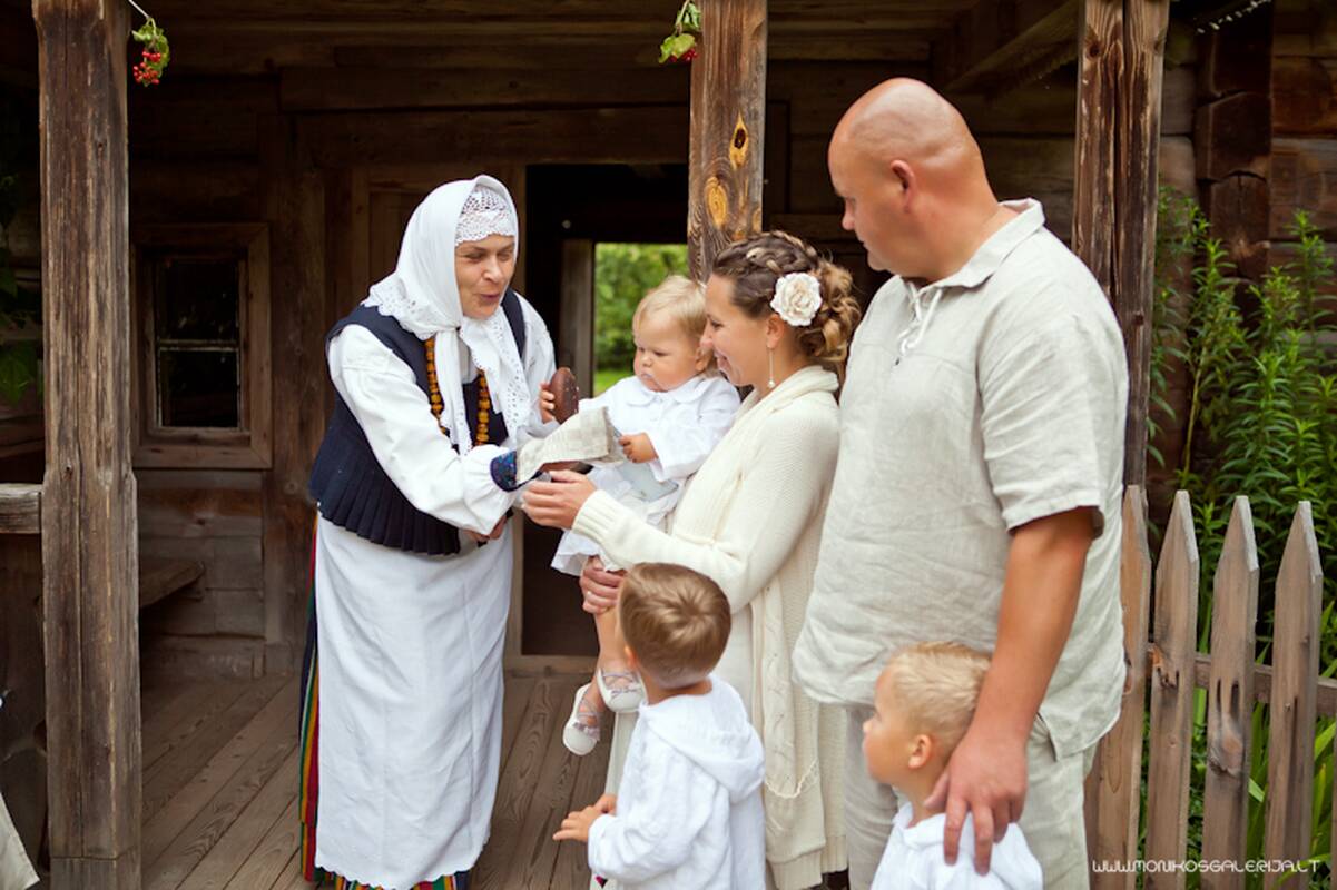 Perimamumas: muziejuje vykdomas edukacinis užsiėmimas „Ant krikštatėvių rankų“ yra iš dalies adaptuotas, kad būtų patrauklus, dvasingas ir suprantamas šiuolaikinei jaunai šeimai.