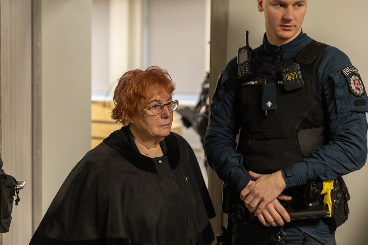 Benas Mikutavičius atvežtas į teismą