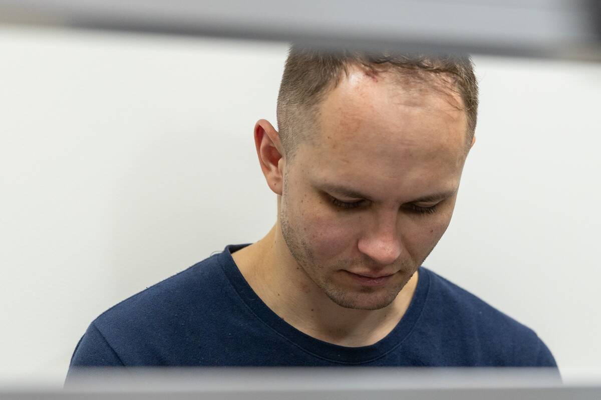 Benas Mikutavičius atvežtas į teismą