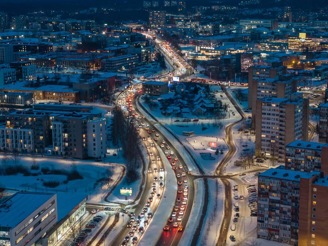 Vilniuje – prieššventinės spūstys: eismas vos juda