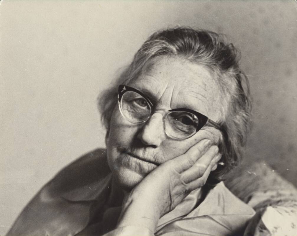 Skelbiamas konkursas rašytojos I. Simonaitytės premijai laimėti