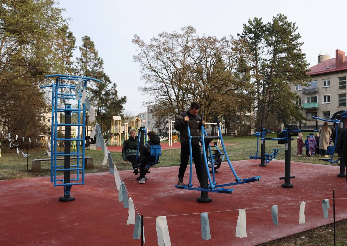 Sveikatinimas: treniruokliai atrinkti pagal technines specifikacijas, pritaikytas stiprinti įvairias kūno raumenų grupes.