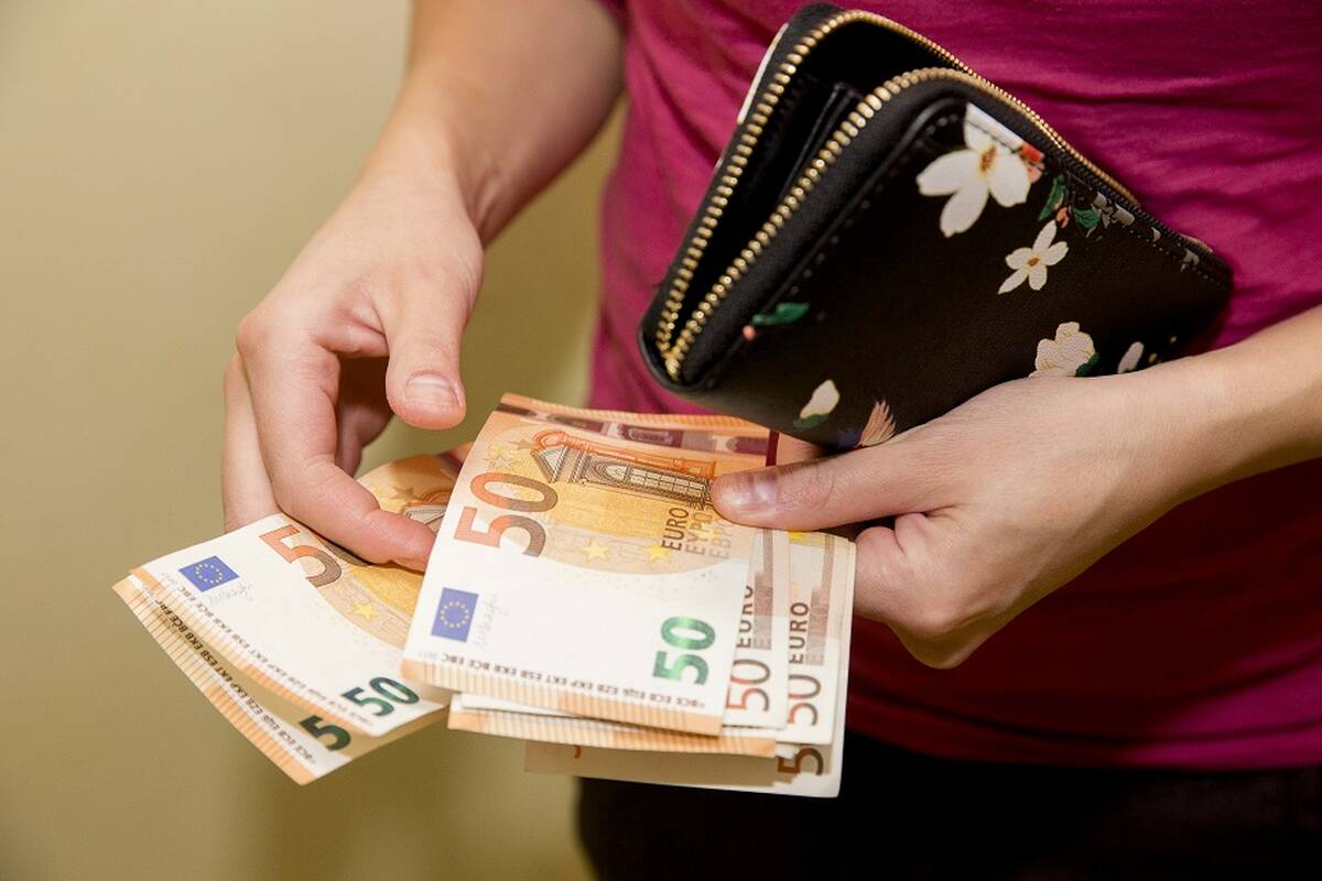 Paskelbė, kiek vidutiniškai augs biudžetininkų algos 