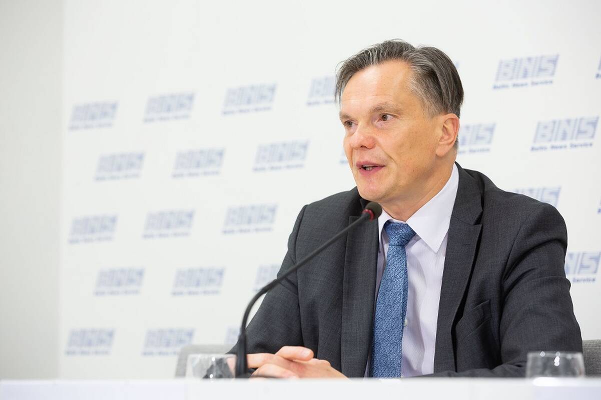 Ambasadorius Bajarūnas: skaitant JAV saugumo strategiją stojasi plaukai