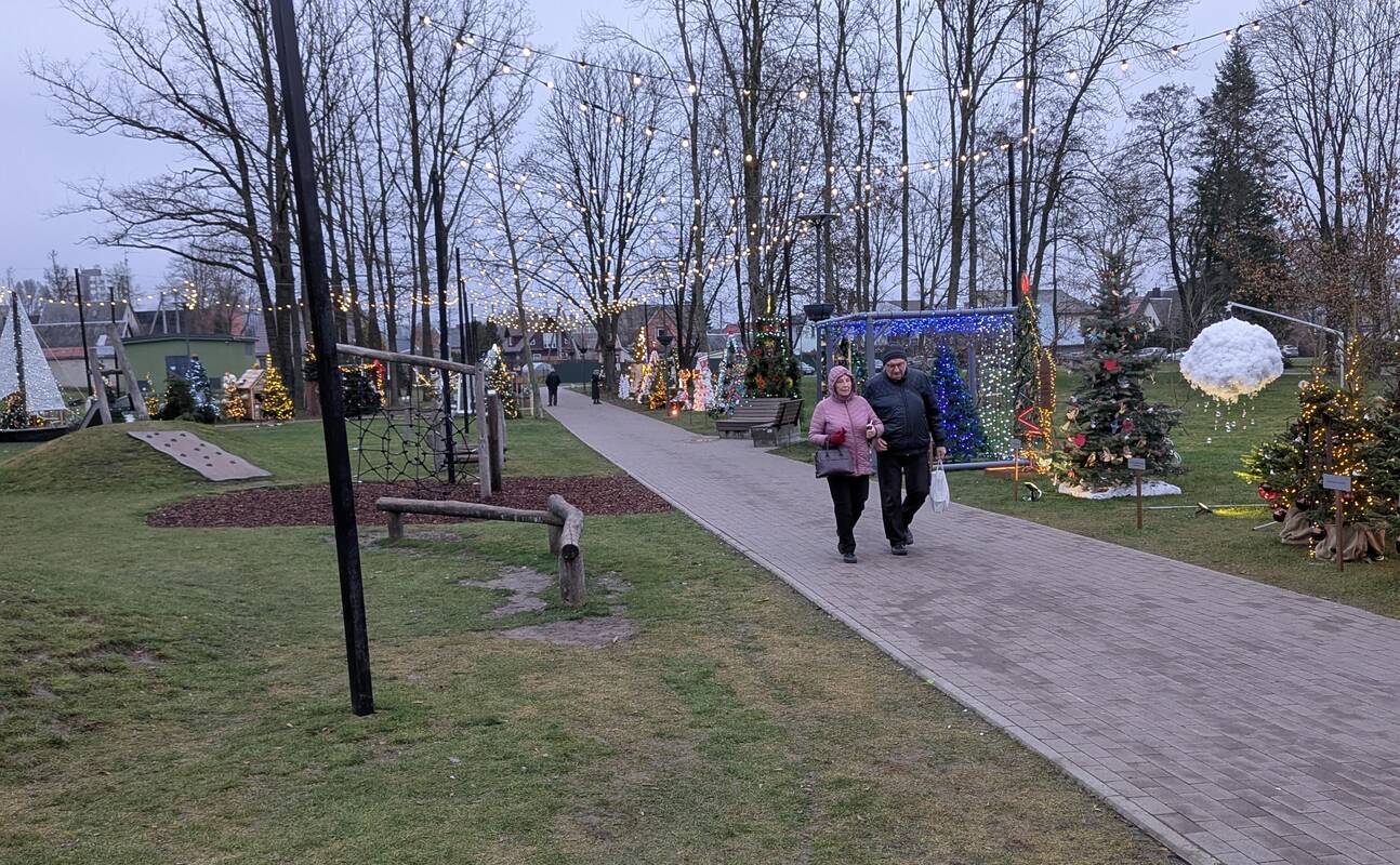 Jonavos Kalėdinių eglučių miestelis