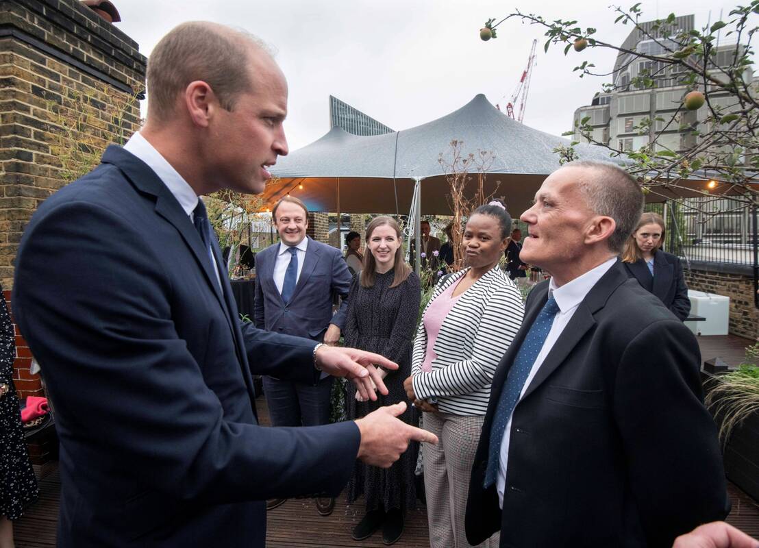 Princas Williamas su sūnumi savanoriavo prieglaudoje, kurią dar vaikystėje aplankė su princese Diana