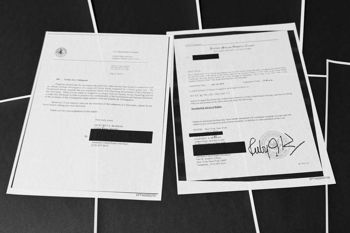 JAV paviešinti tūkstančiai naujų su Epsteinu susijusių dokumentų